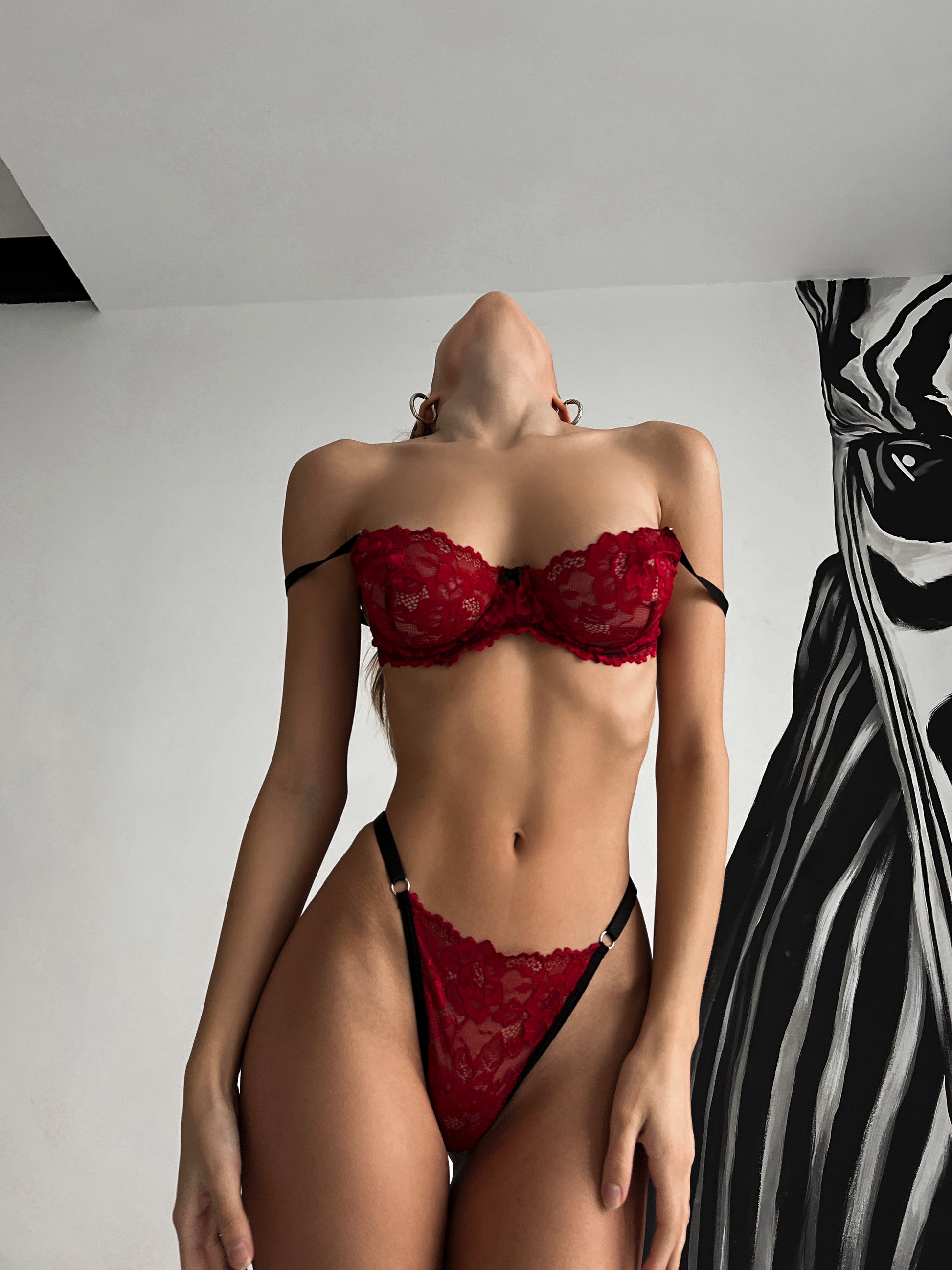 handmade lace lingerie boutique
luxury intimate wear small brand
romantic black lace lingerie set