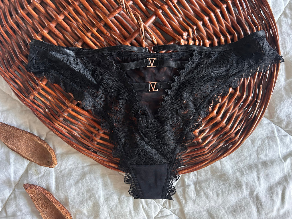 Луксозна бикина в черен цвят “Black Elegance”
